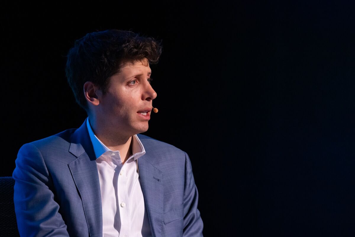 Sau 4 ngày bị sa thải, Sam Altman quay trở lại làm CEO OpenAI